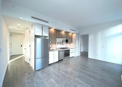 Third Avenue - Photo 1