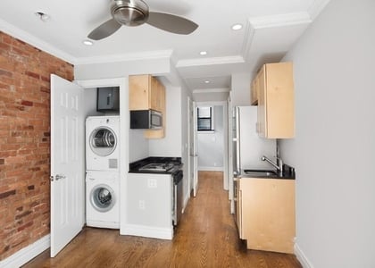 W 50th St - Photo 1