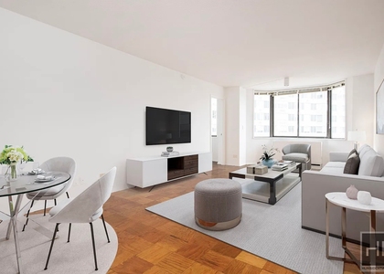East 52nd Street - Photo 1