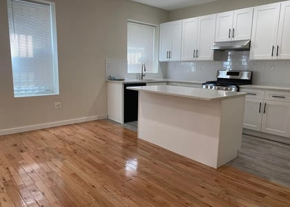 906 Gerard Avenue - Photo 1