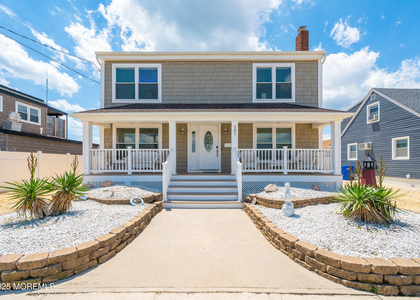 101 7th Avenue - Photo 1