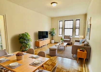 203 West 11th Street - Photo 1