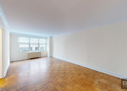 8th Avenue - Photo 1