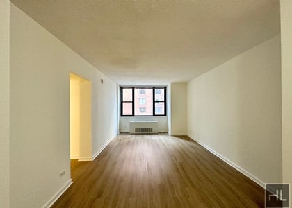 East 40th Street - Photo 1