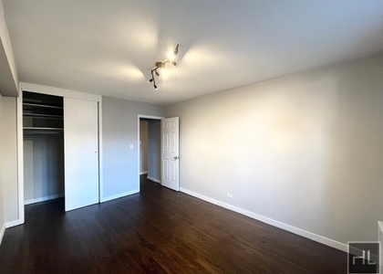 East 58 Street - Photo 1