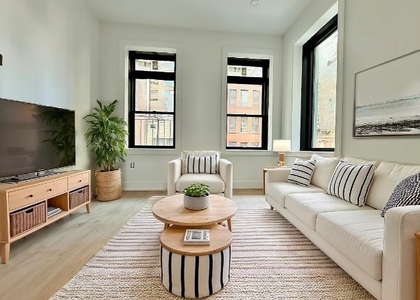 307 W 39th Street - Photo 1