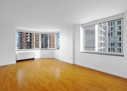 West 42nd Street - Photo 1