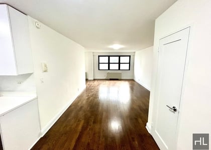 East 89 Street - Photo 1