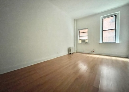 1st Avenue - Photo 1