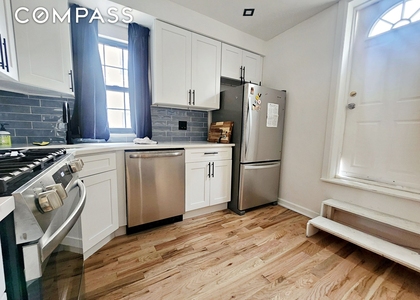 258 Devoe Street - Photo 1