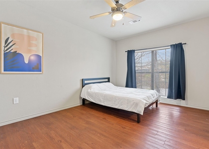 5117 N Lamar Blvd - Photo 1