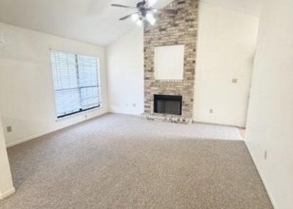 728 W San Antonio St - Photo 1