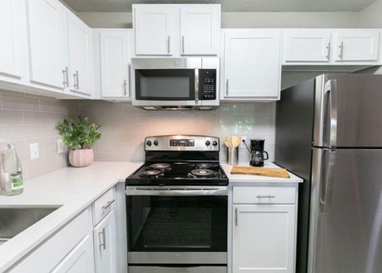 300 Deering Road - Photo 1