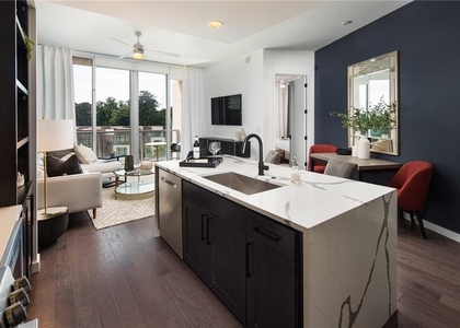 1000 Park Avenue Ne - Photo 1