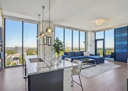 1400 W Peachtree Street - Photo 1