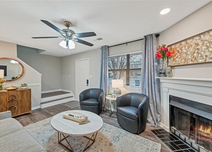 109 Bentley Parkway - Photo 1