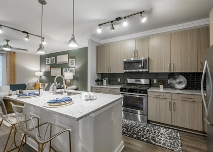 1455 Spring Road Se - Photo 1
