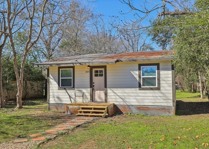 304 Harris St - Photo 1