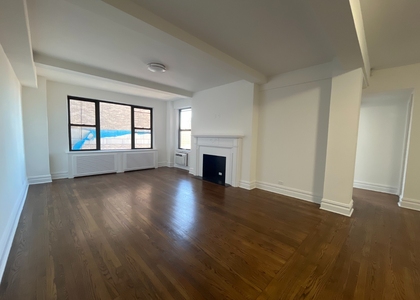 Fifth Avenue - Photo 1