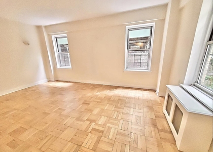 110 E End Avenue - Photo 1