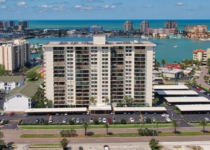 400 Island Way - Photo 1