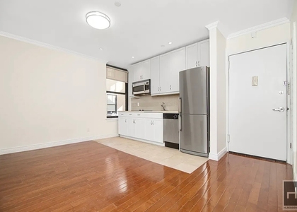 7th Avenue - Photo 1