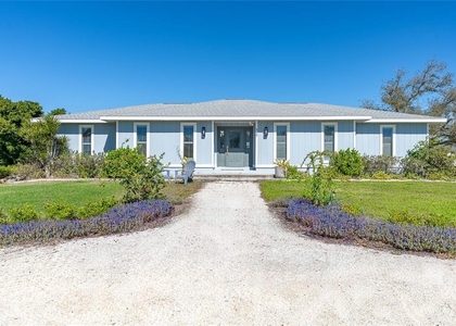 320 Anchor Row - Photo 1
