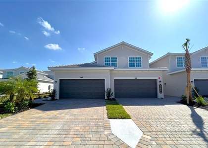 14656 Sycamore Court - Photo 1