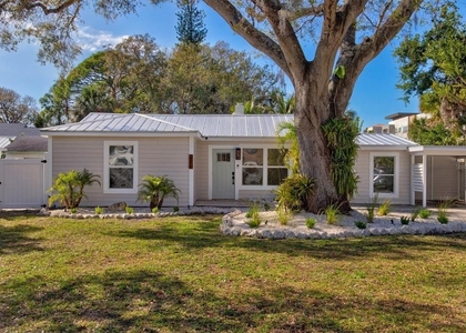 326 S Lime Avenue - Photo 1