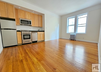 West 13 Street - Photo 1