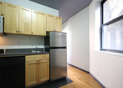 110 East 7th Street - Photo 1