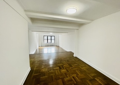 137 East 38th Street - Photo 1