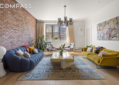 537 E 6th Street - Photo 1