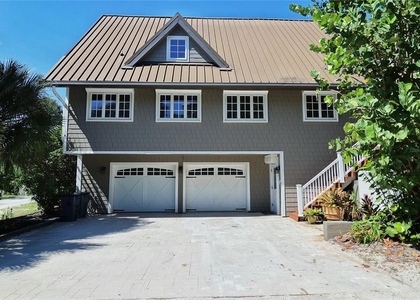 1913 Hill Street - Photo 1