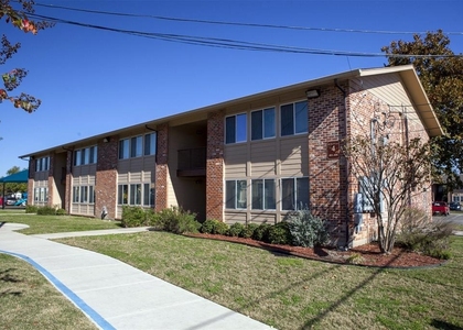1215 Castroville Road - Photo 1