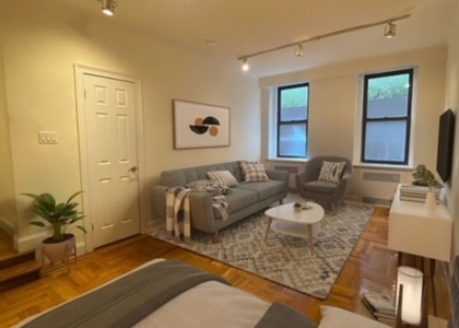 West 65 street And Columbus Av - Photo 1