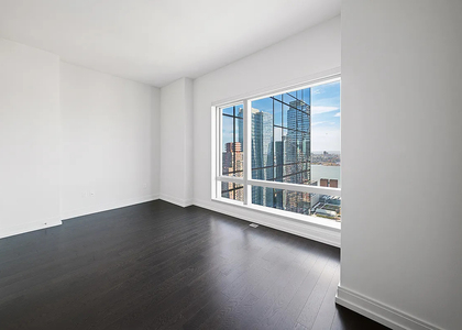 West 40th St - Photo 1