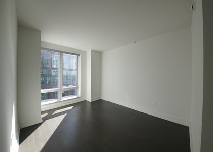 West 40th St - Photo 1