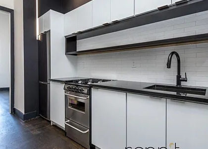 1042 Flushing Ave - Photo 1