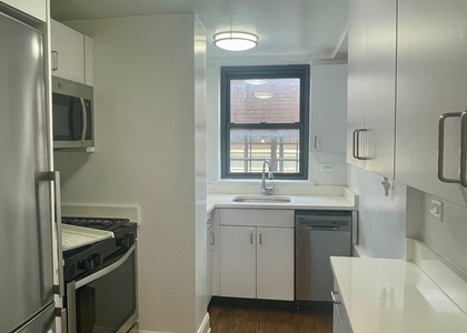  157 East 57th Street - Photo 1