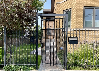 2112 N Sawyer Avenue - Photo 1