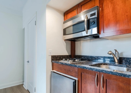 West 86th Street - Photo 1