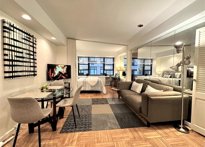 210 E 47th Street - Photo 1