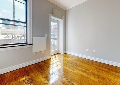 444 W 52nd St - Photo 1