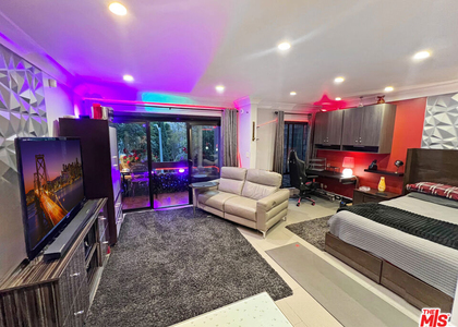 950 N Kings Road - Photo 1
