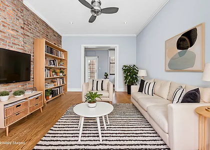 724  10th Ave - Photo 1