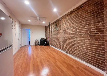 71 Pineapple Street - Photo 1