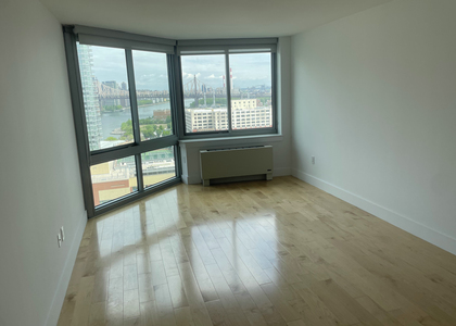 Center Boulevard - Photo 1