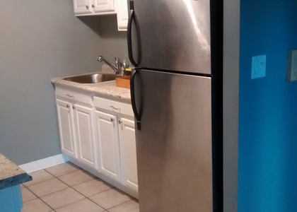 205 Knickerbocker Avenue, Broo - Photo 1