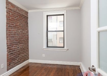 Avenue A - Photo 1